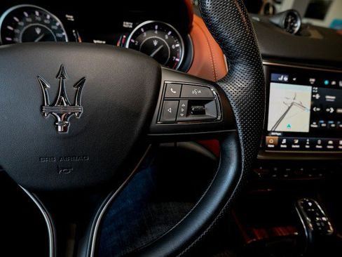 Used 2022 Maserati Levante GT image 34