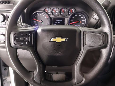 Used 2024 Chevrolet Silverado 1500 Custom image 3