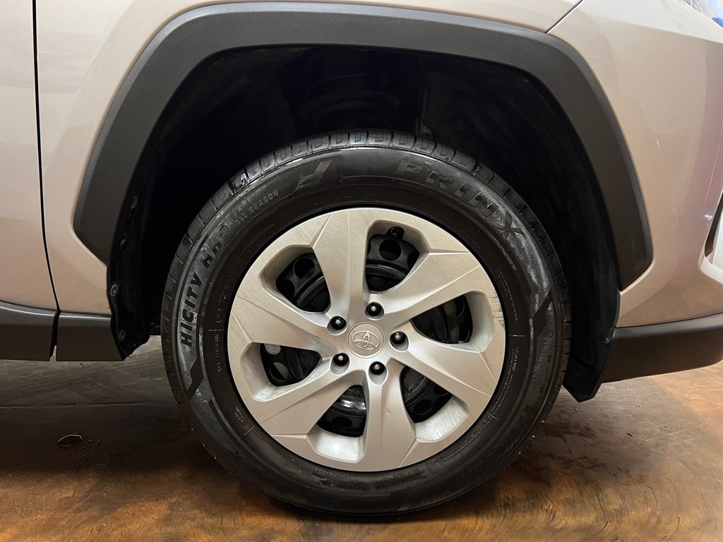 Used 2019 Toyota RAV4 LE FWD image 46
