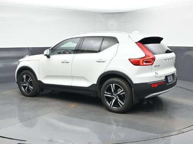 Used 2023 Volvo XC40 B5 Plus w/ Driver Assist Package AWD/4WD image 6