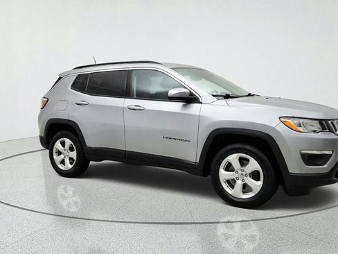Used 2021 Jeep Compass Latitude w/ Convenience Group AWD/4WD image 3