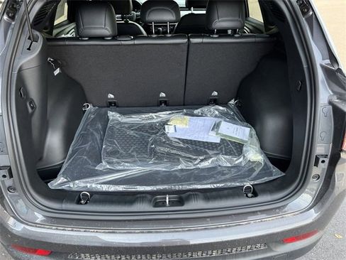 Used 2024 Jeep Compass Latitude w/ Convenience Group image 34