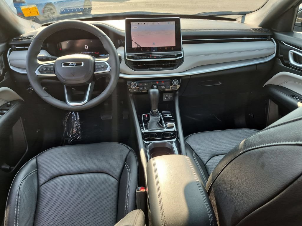 Certified 2025 Jeep Compass Limited w/ Elite Group AWD/4WD image 26