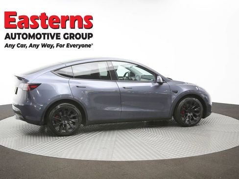 Used 2022 Tesla Model Y Long Range image 38