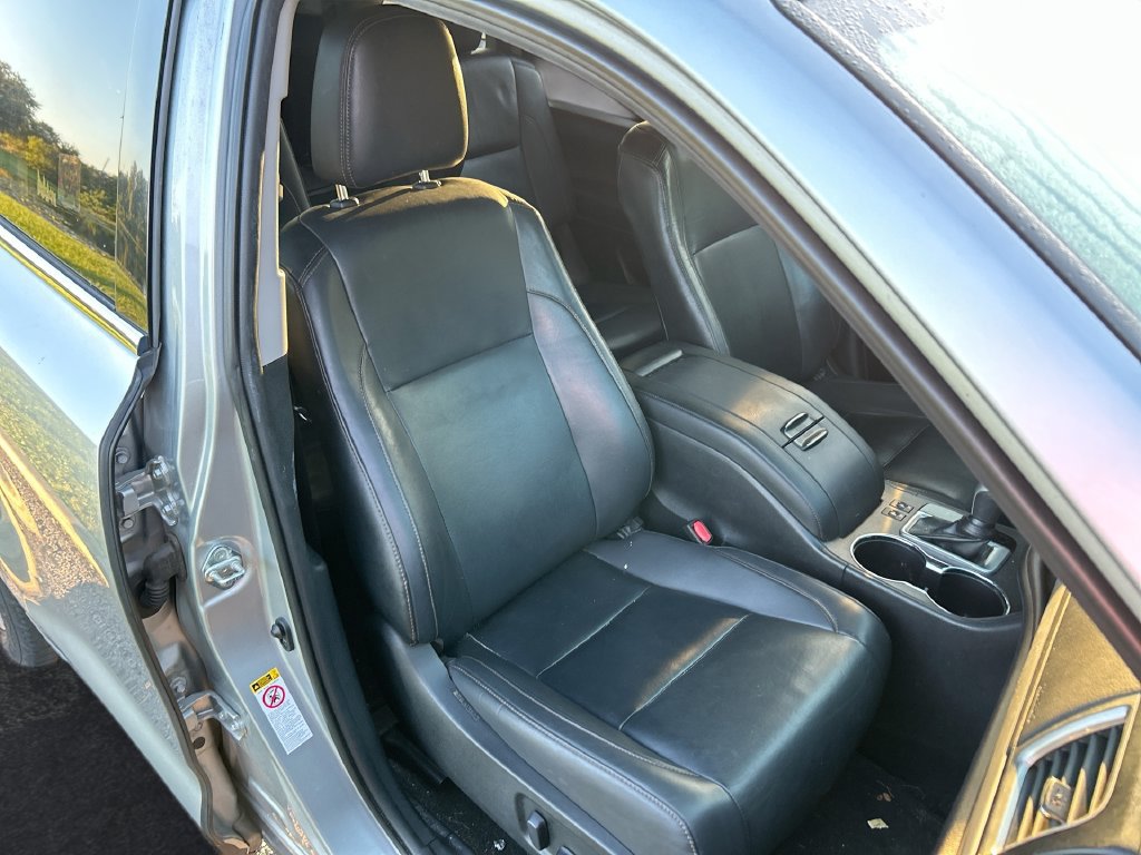 Used 2019 Toyota Highlander XLE FWD image 31