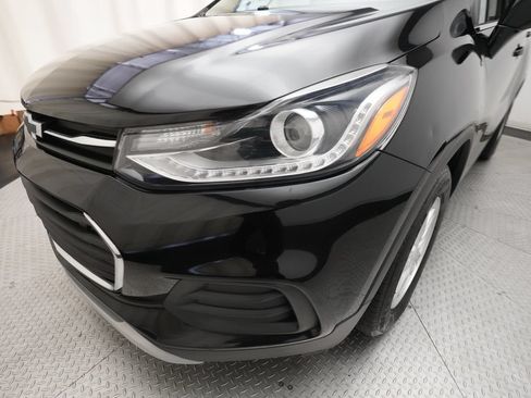Used 2020 Chevrolet Trax LT FWD image 22