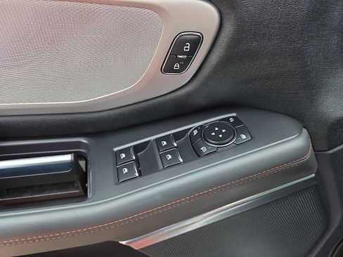 Used 2025 Ford Expedition Active image 11