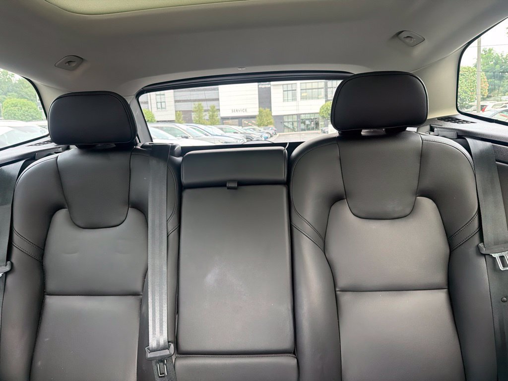 Certified 2024 Volvo XC60 B5 Core w/ Protection Package Premier AWD/4WD image 15
