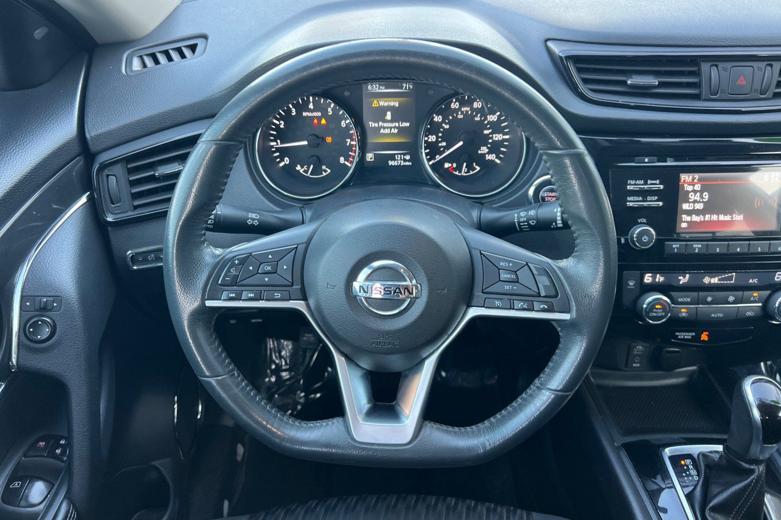 Used 2017 Nissan Rogue SV FWD image 14