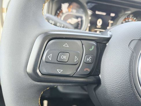Used 2024 Jeep Gladiator Sport AWD/4WD image 23
