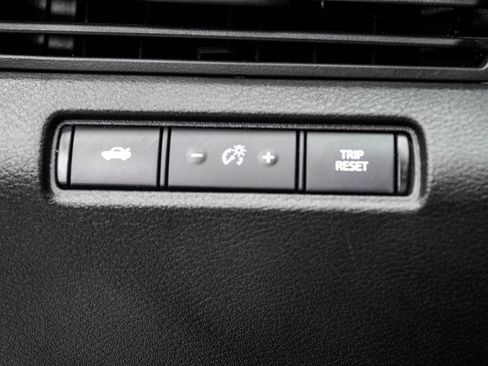 Used 2024 Nissan Altima 2.5 SR FWD image 38