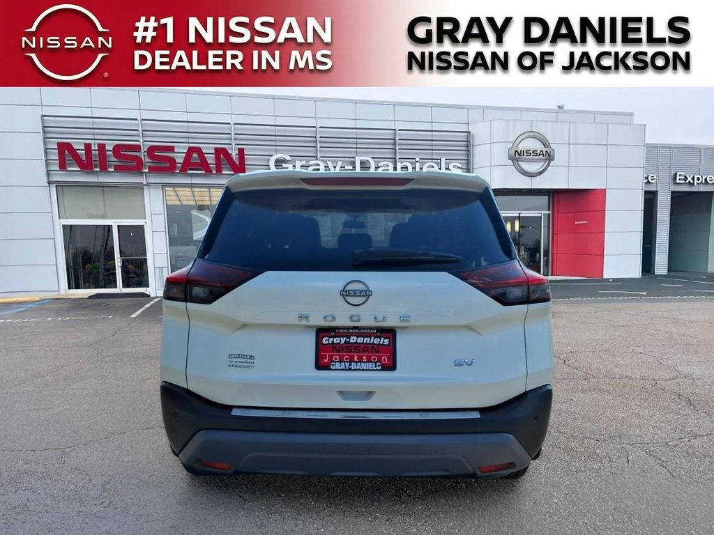 Used 2023 Nissan Rogue SV w/ SV Premium B Package FWD image 6