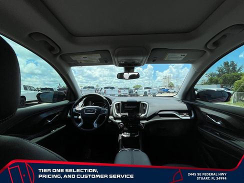 Used 2024 GMC Terrain SLT w/ Tech Package FWD image 30