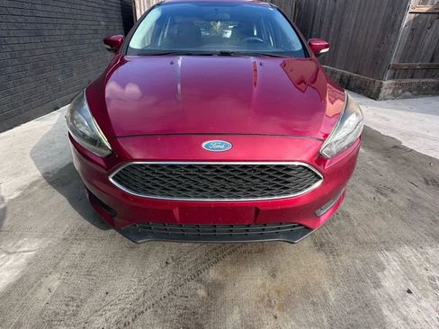Used 2017 Ford Focus SEL image 2