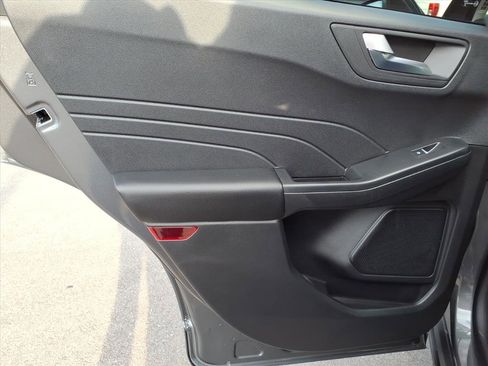 New 2026 Ford Escape SE w/ Class II Trailer Tow Package image 14