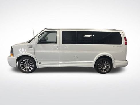 Used 2019 Chevrolet Express 2500 w/ Enhanced Convenience Package image 2