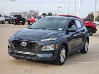 Used 2021 Hyundai Kona SE w/ Cargo Package video 4