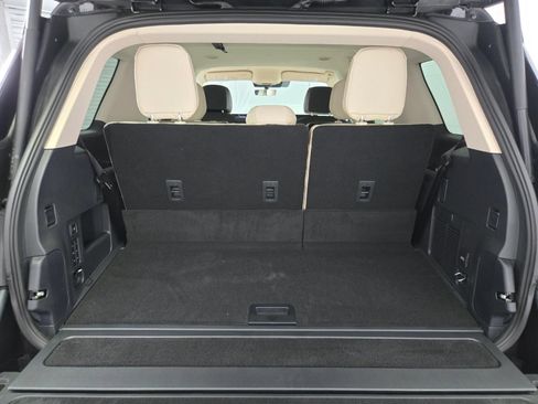 New 2027 Lincoln Navigator Premiere AWD/4WD image 17