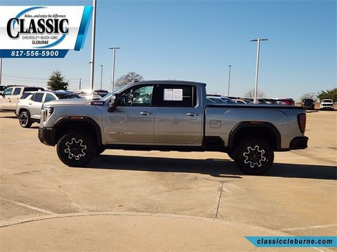 Used 2025 GMC Sierra 2500 AT4X image 6