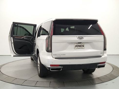 Used 2021 Cadillac Escalade ESV Premium Luxury AWD/4WD image 14