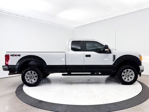 Used 2017 Ford F250 XL w/ Power Equipment Group AWD/4WD image 30