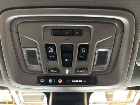 Used 2021 GMC Sierra 1500 Denali w/ Denali Premium Package AWD/4WD image 22
