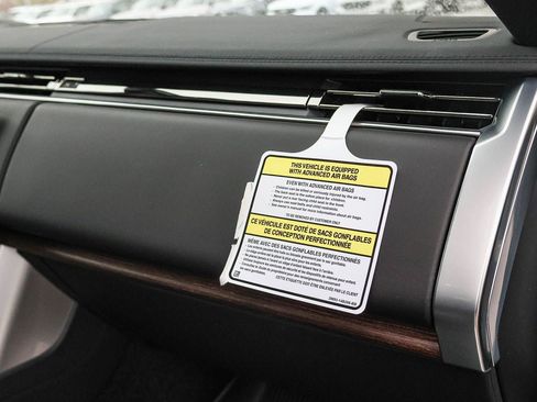 New 2025 Land Rover Range Rover SE image 17