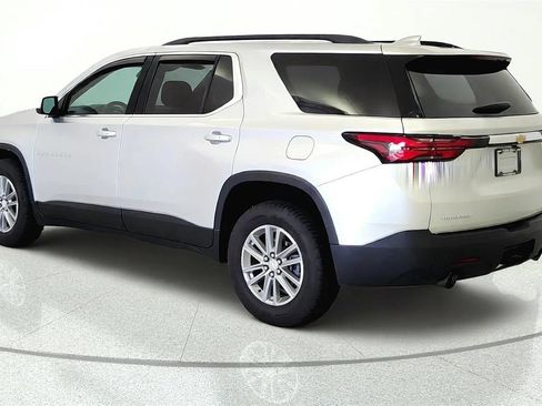 Used 2022 Chevrolet Traverse LT FWD image 5