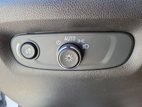 Used 2023 Chevrolet Traverse LT w/ LPO, Floor Liner Package FWD image 23