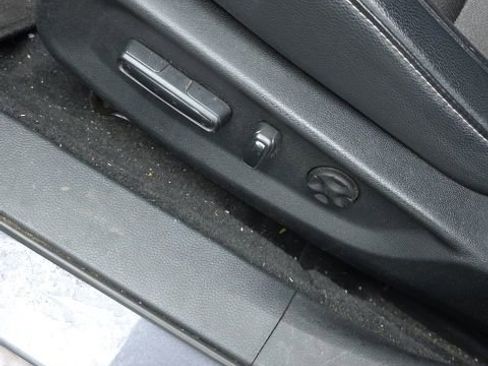 Used 2018 Honda Accord Sport image 13