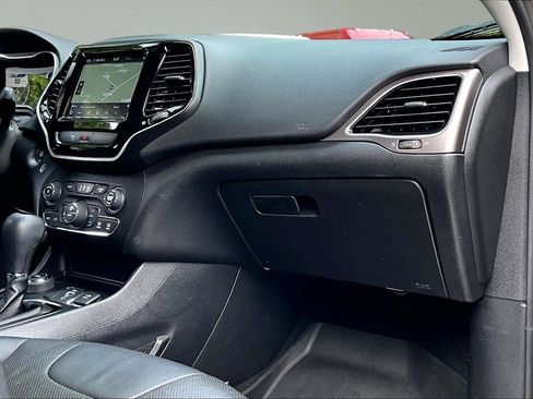 Used 2019 Jeep Cherokee Limited AWD/4WD image 18