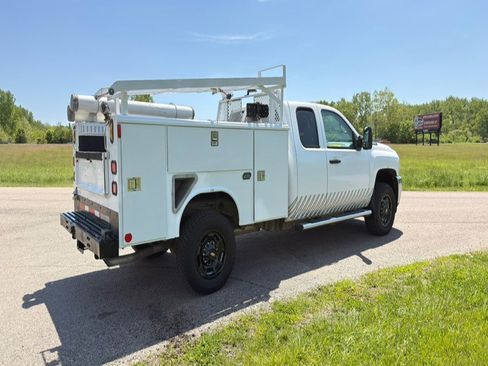 Used 2012 Chevrolet Silverado 2500 W/T AWD/4WD image 5