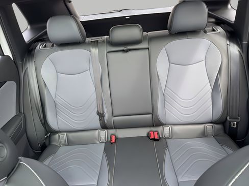 New 2026 Volkswagen Tiguan SE R-Line AWD/4WD image 22