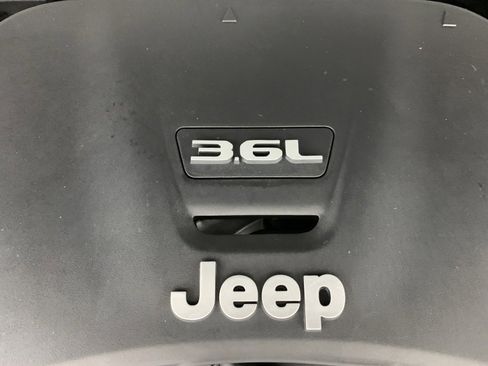 Used 2019 Jeep Wrangler Unlimited Sahara w/ Quick Order Package 24M Moab image 41