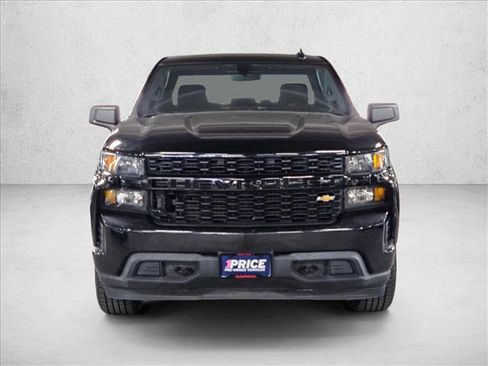Used 2020 Chevrolet Silverado 1500 Custom w/ Custom Value Package image 2