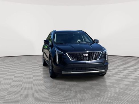 Used 2023 Cadillac XT4 Premium Luxury w/ Technology Package AWD/4WD image 3