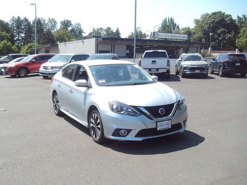 Used 2019 Nissan Sentra SR w/ Exterior Package FWD image 7