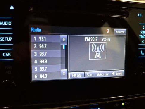 Used 2018 Toyota Corolla LE FWD image 20