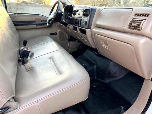 Used 2006 Ford F350 2WD Regular Cab Super Duty image 17