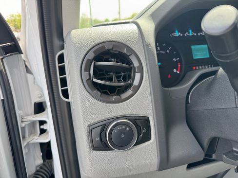 New 2025 Ford E-450 and Econoline 450 Super Duty w/ Power Equipment Group RWD image 28