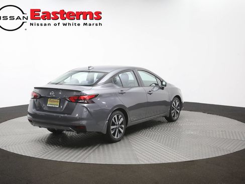 Used 2021 Nissan Versa SR FWD image 39
