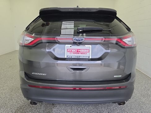 Used 2018 Ford Edge SE FWD image 6