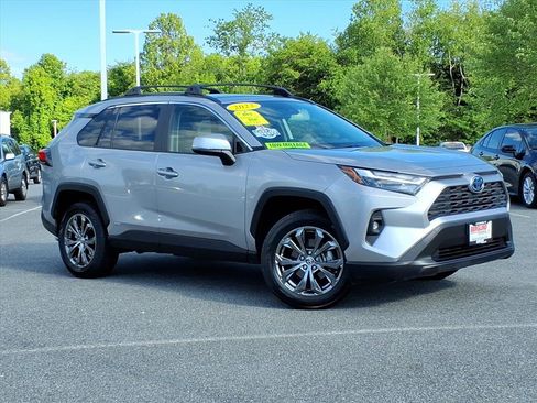 Used 2022 Toyota RAV4 XLE Premium AWD/4WD image 2