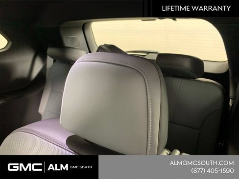 New 2026 GMC Acadia AT4 w/ Luxury Package AWD/4WD image 24