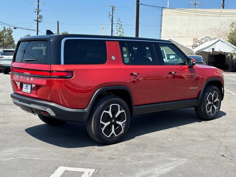 Used 2024 Rivian R1S Adventure image 4