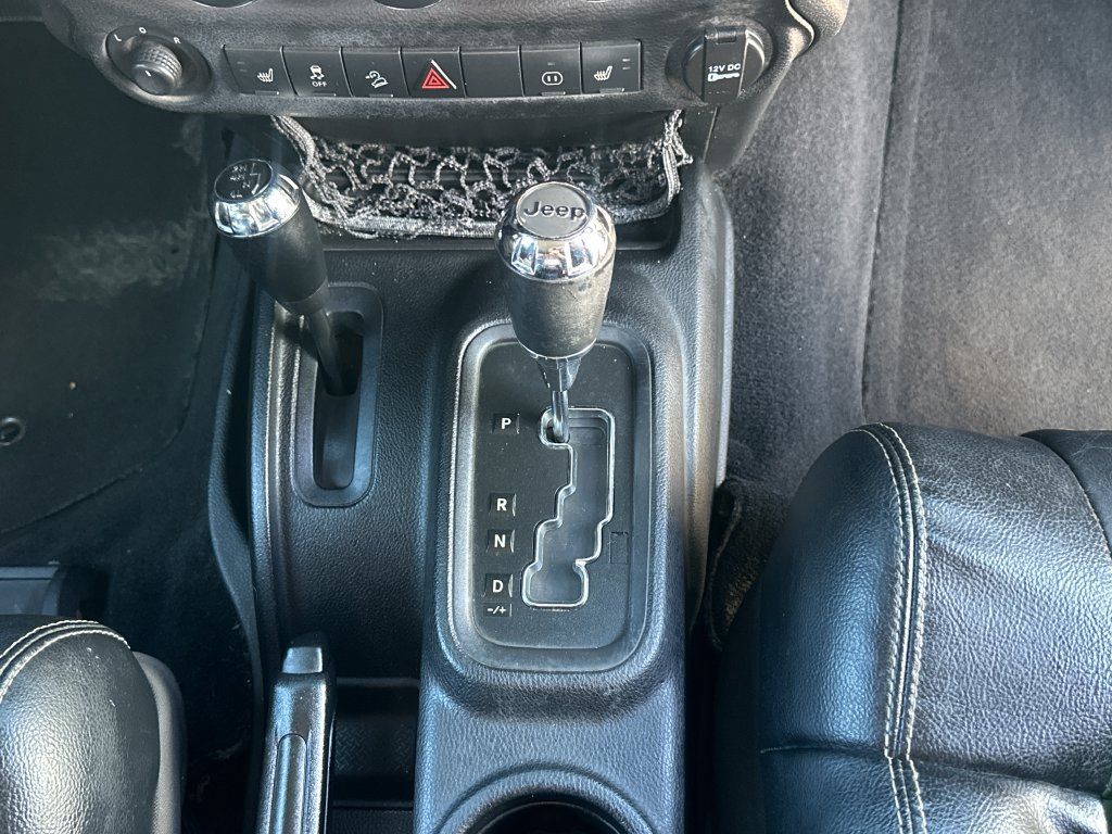Used 2012 Jeep Wrangler Sahara w/ Connectivity Group AWD/4WD image 15