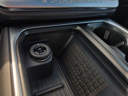 Used 2025 Ford Expedition Platinum w/ Stealth Performance Package AWD/4WD image 35