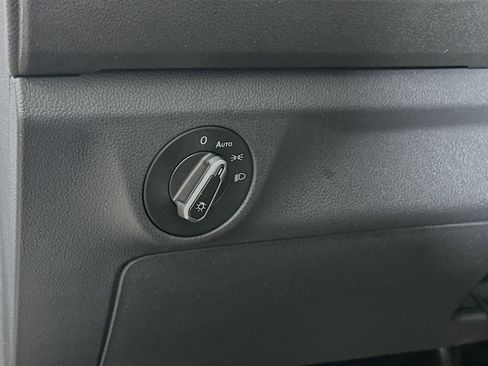 Used 2024 Volkswagen Jetta SE image 10