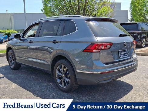 Certified 2023 Volkswagen Tiguan SE w/ Panoramic Sunroof Package AWD/4WD image 4