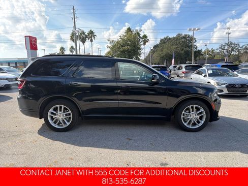 Used 2023 Dodge Durango GT image 3
